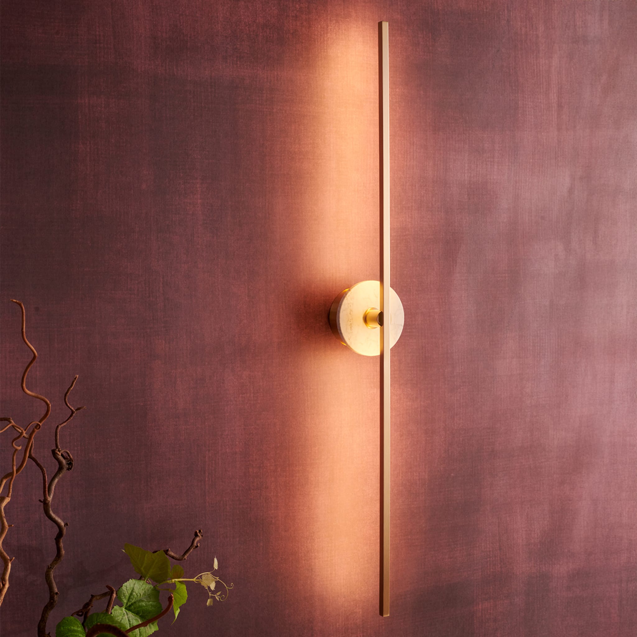 "Essential Grand Stick" Wall Sconce in Satin Brass and Alabaster - Alternative view 4