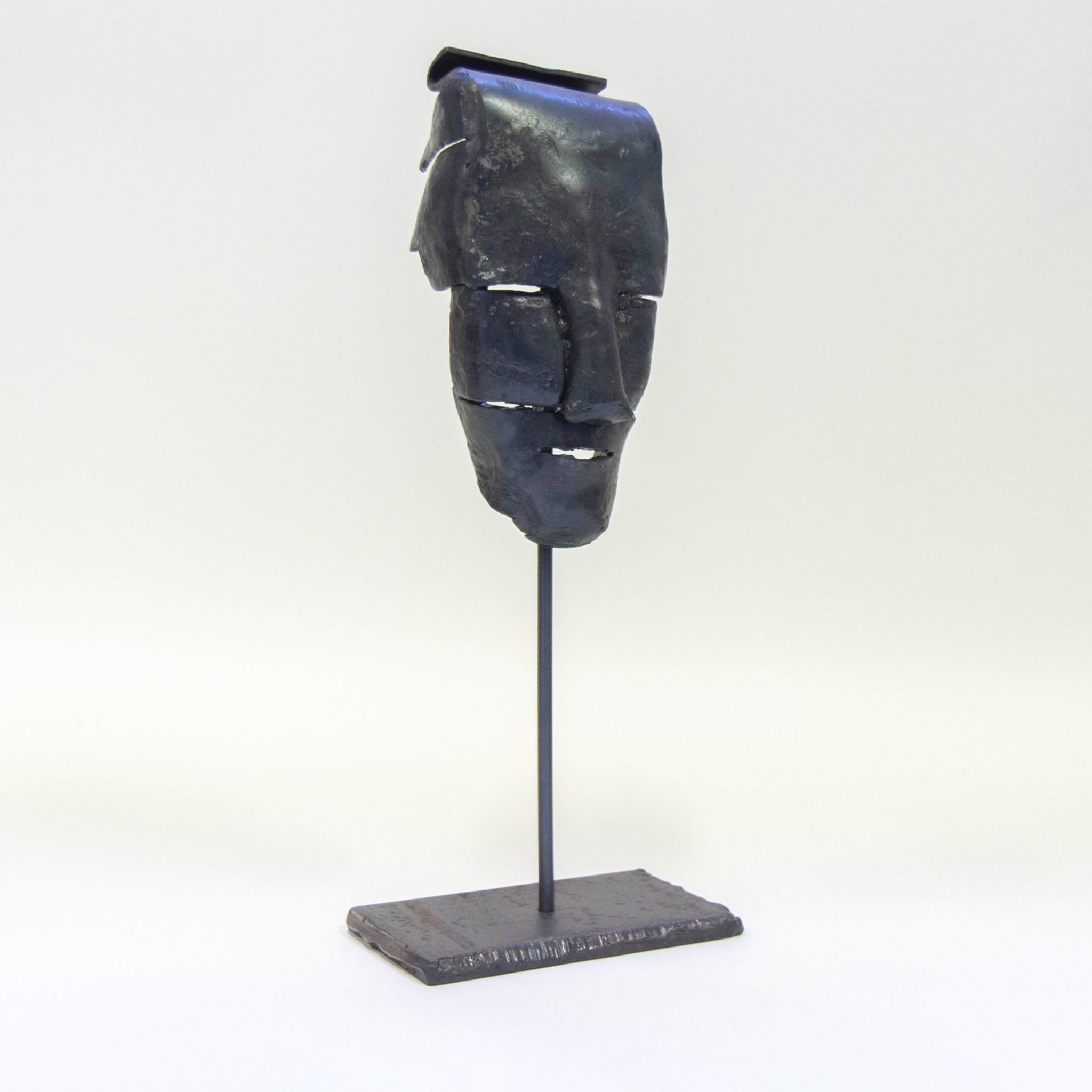 La Maschera N.9 Sculpture by Lorenzo Quadalti - Alternative view 3