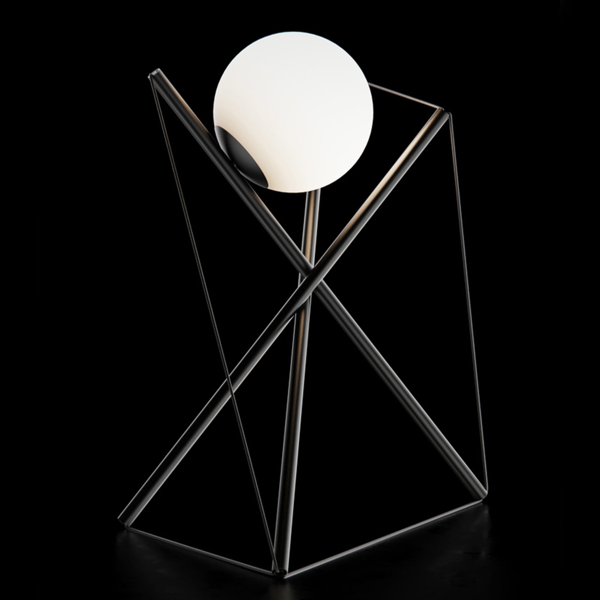ED057 Black Table Lamp - Alternative view 4