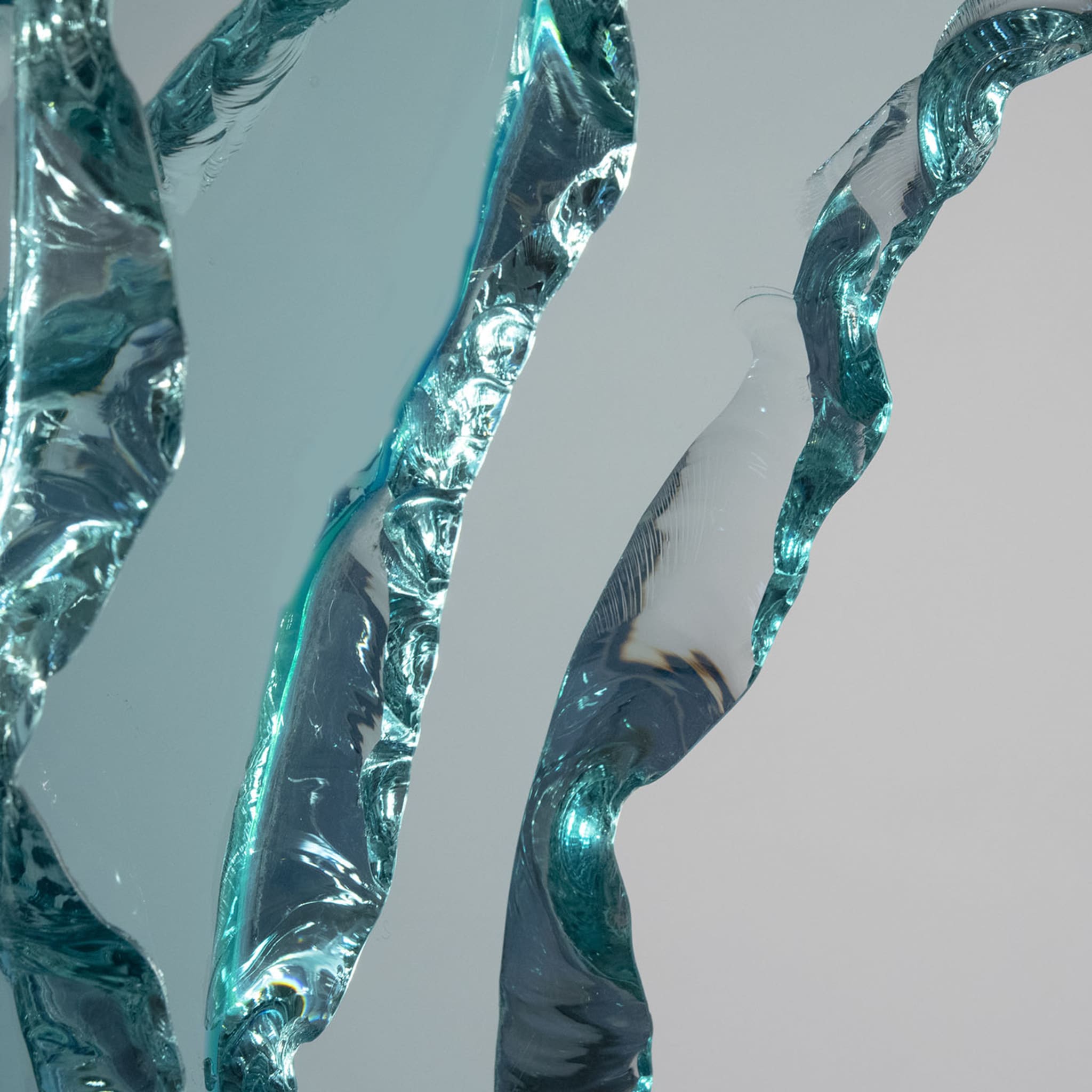 Scultura in cristallo d'onda con acquamarina  - Vista alternativa 2