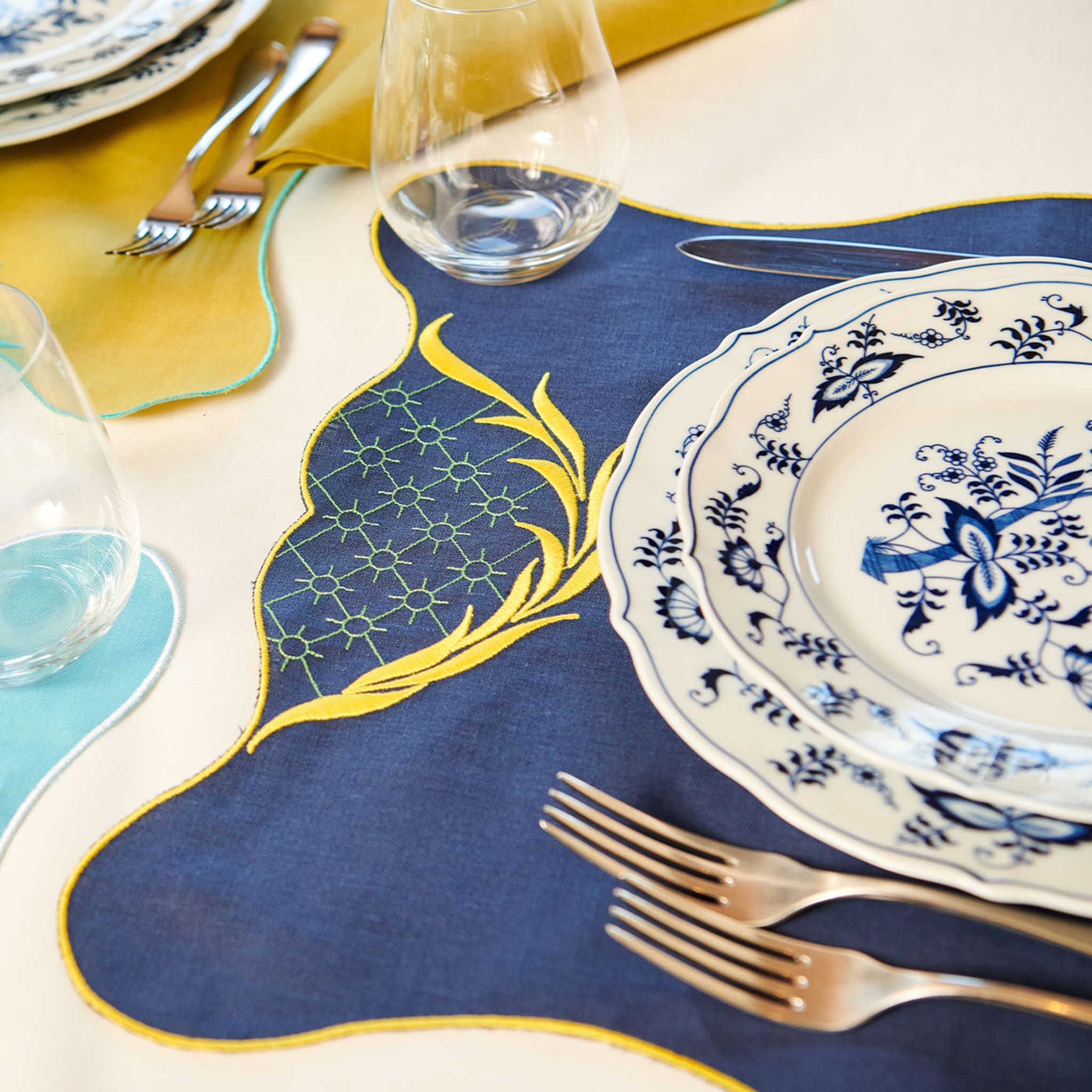 Ananas Blue China and Yellow Dede Place Setting - Alternative view 1