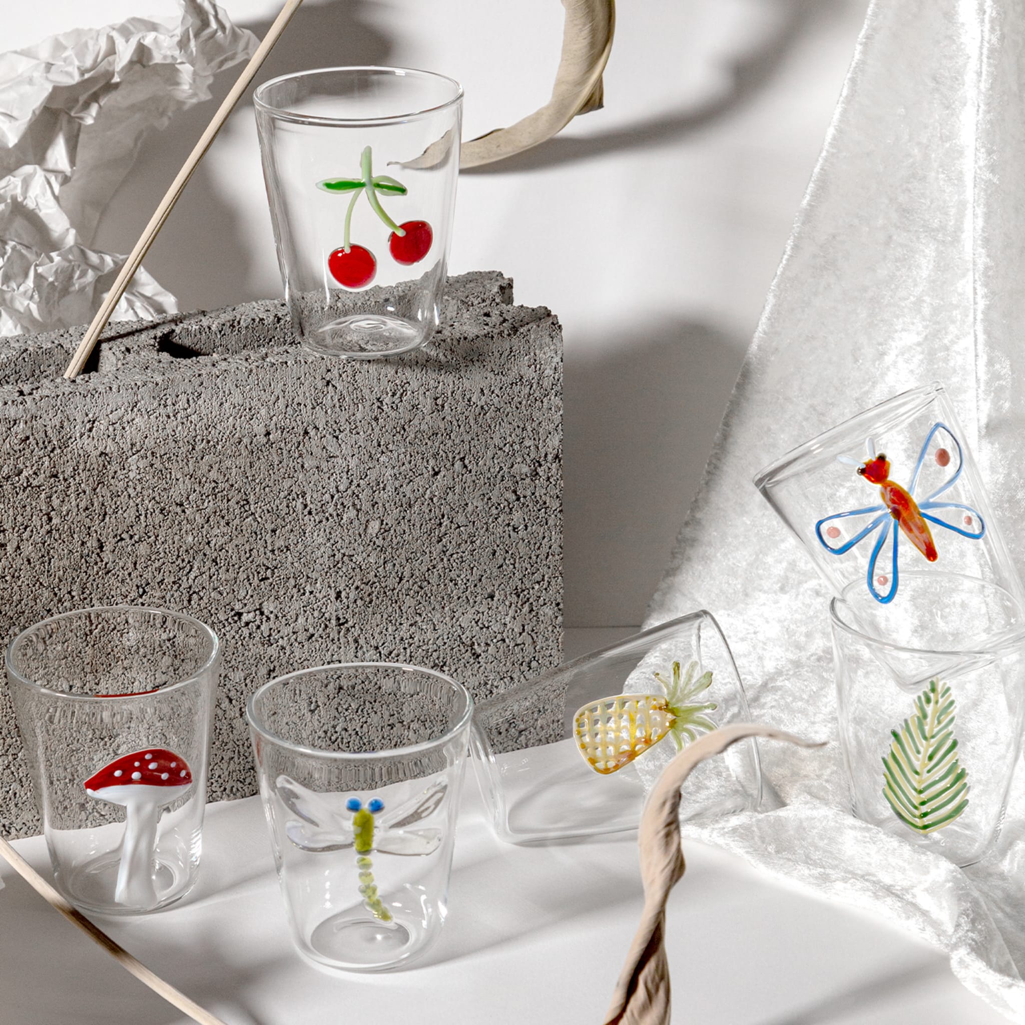 Cabinet De Curiosités Set Of 6 Water Glasses With Natural Elements - Alternative view 5