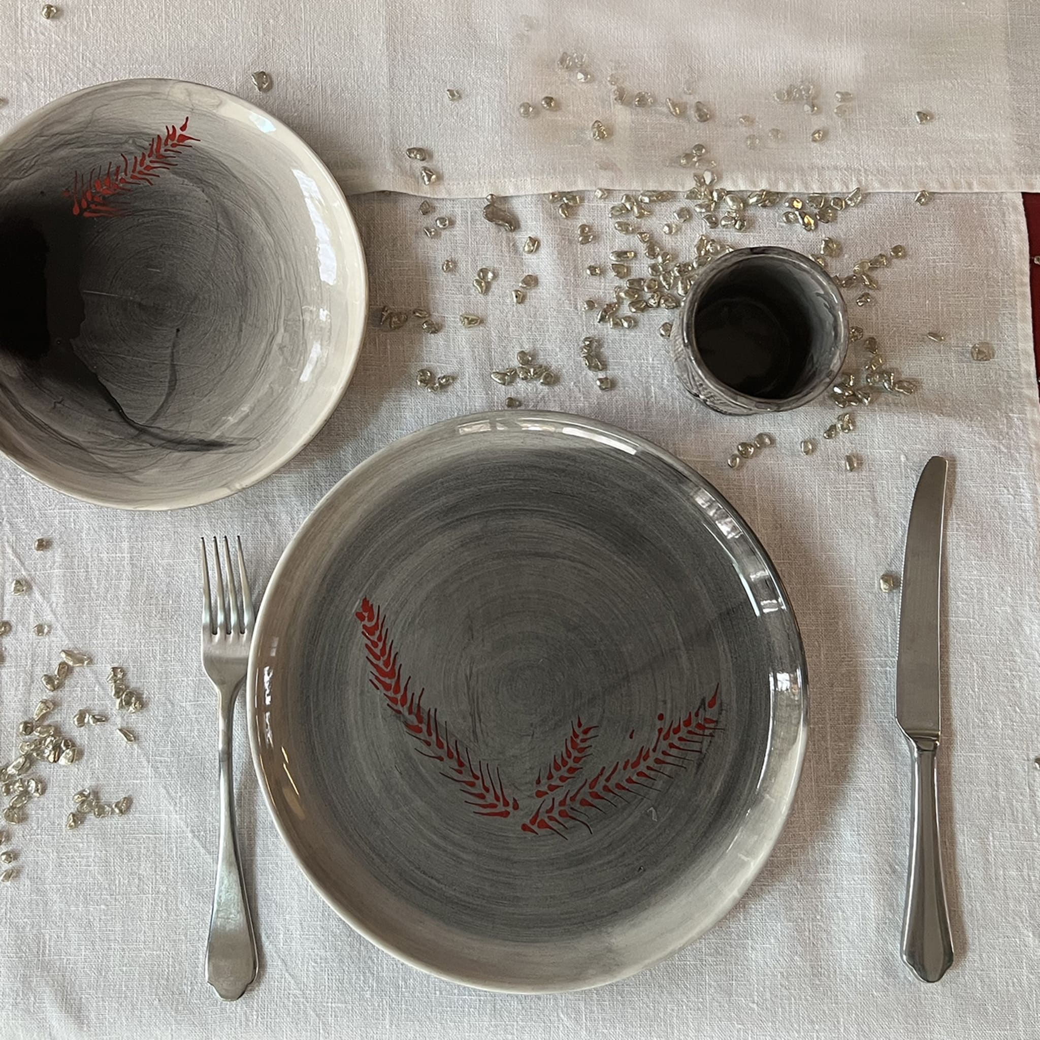 Xmas Gio Round Black & Red Dinner Plate #6 - Alternative view 1