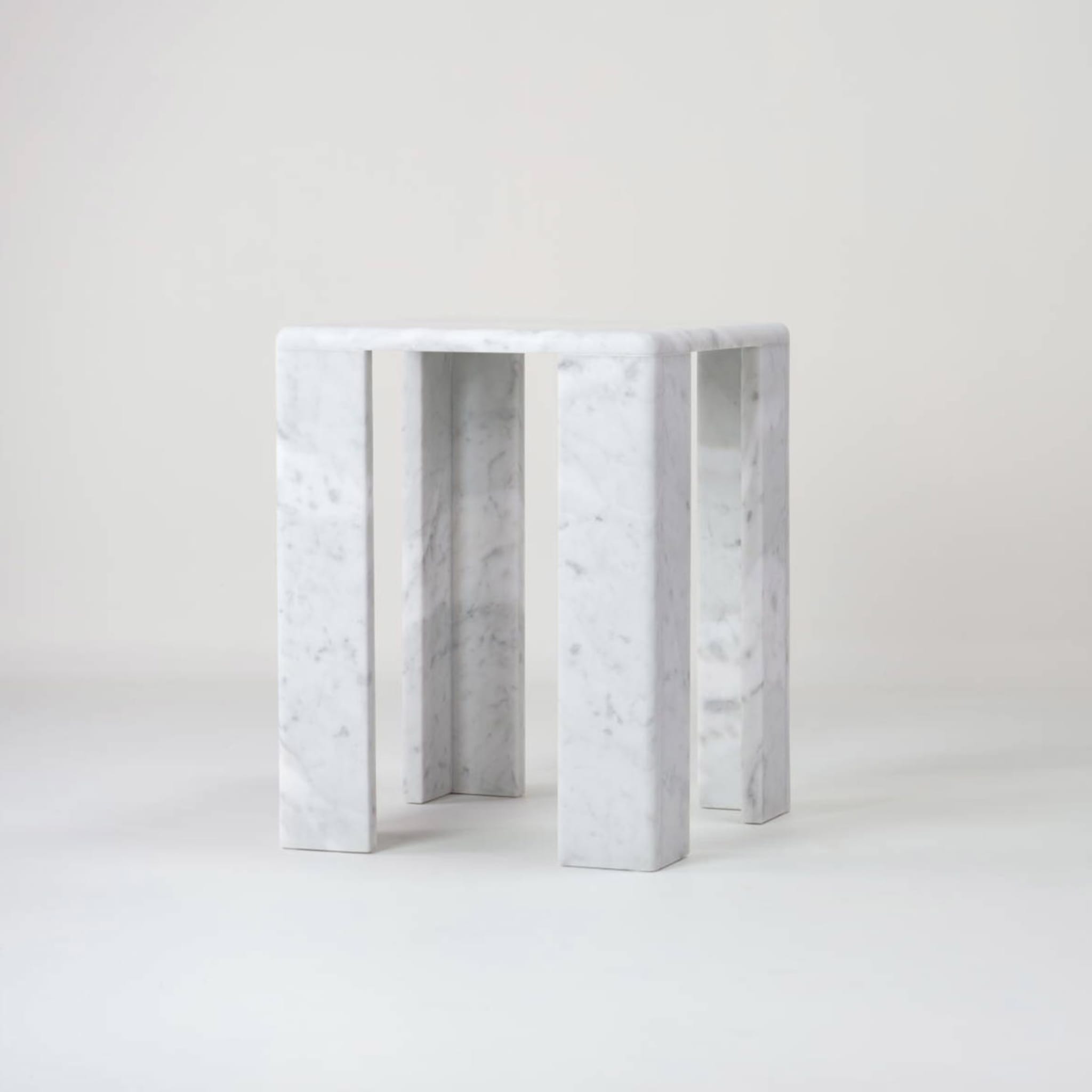 ChunkY02 Table d'appoint en marbre de Carrare - Vue alternative 4