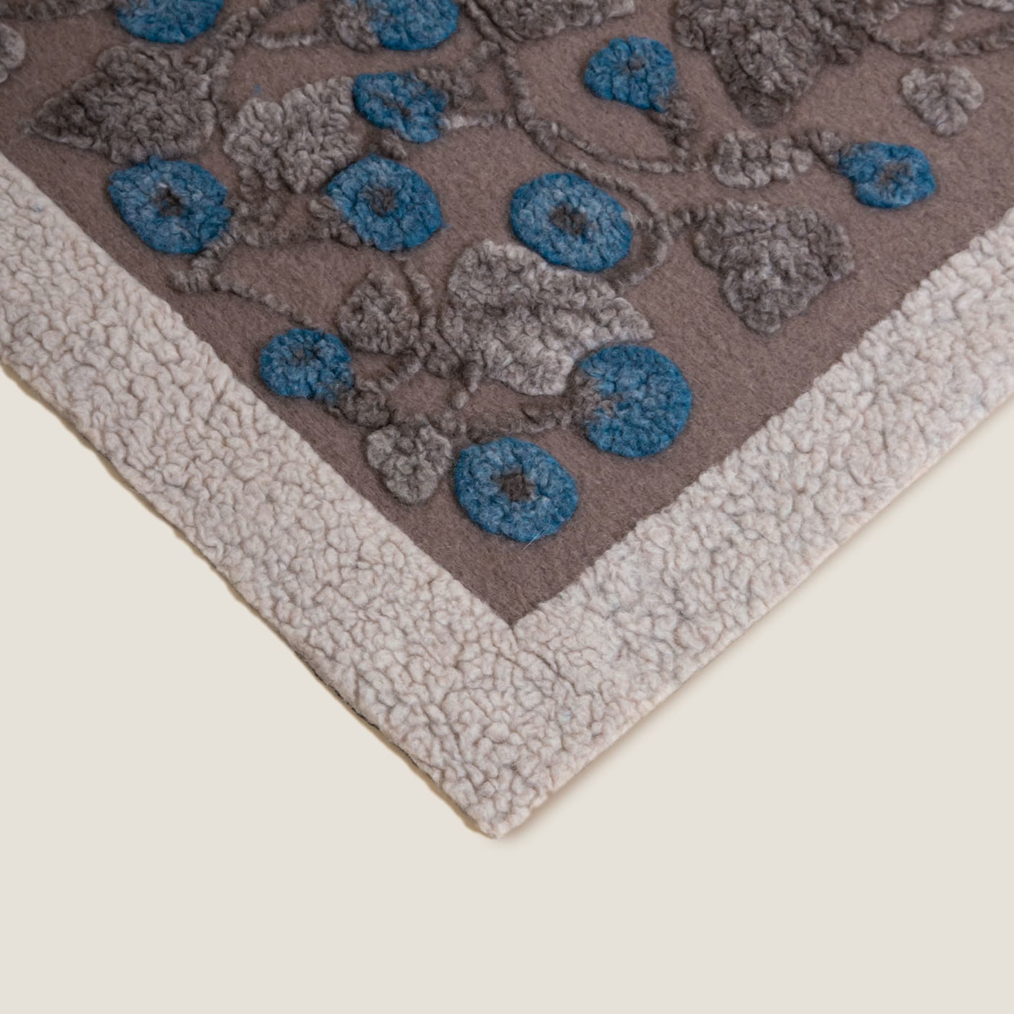 Armonia Blue Wool Blanket - Alternative view 1
